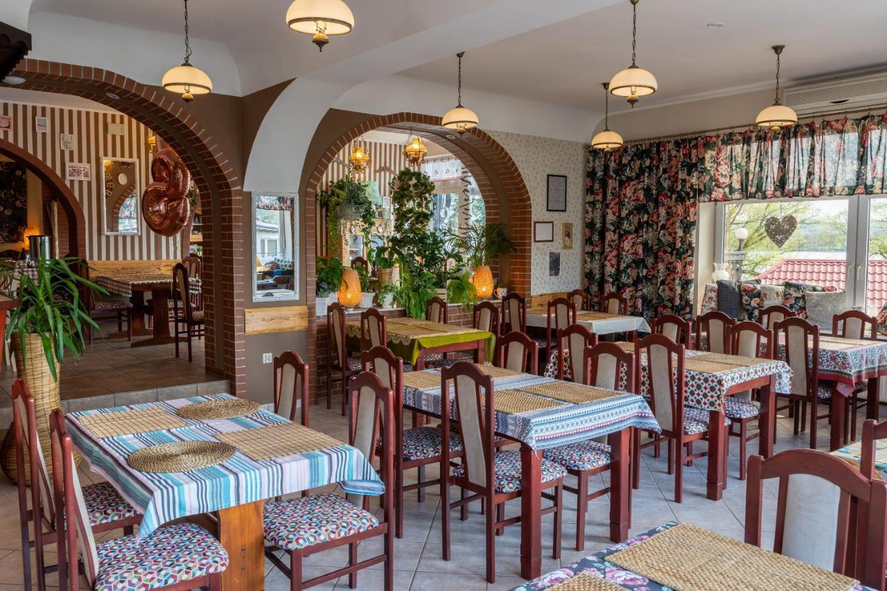 Gosciniec Skolimowka Restauracja I Pokoje Ze Sniadaniem Na Kaszubach Chmielno Esterno foto